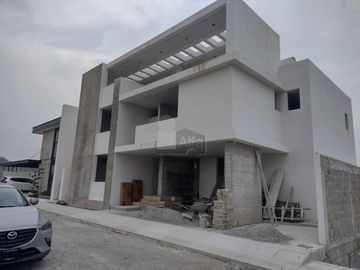 Venta de Casa en Metepec, Residencial Stone ubicado en el Barrio San Miguel,