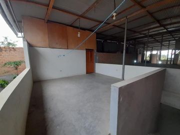 En Venta Local Comercial de 2 pisos en Juanjui -San Martín