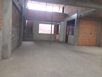 En Venta Local Comercial de 2 pisos en Juanjui -San Martín