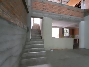 En Venta Local Comercial de 2 pisos en Juanjui -San Martín