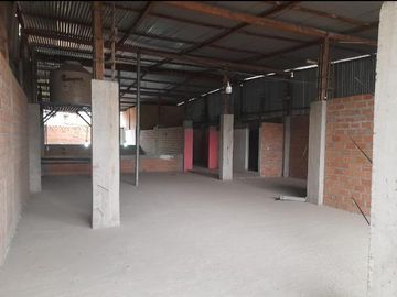 En Venta Local Comercial de 2 pisos en Juanjui -San Martín
