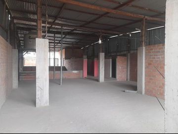 En Venta Local Comercial de 2 pisos en Juanjui -San Martín