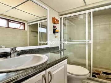 Casa Esquinera con Amplio Terreno en Santa Margarita - Pasadena