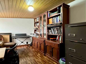 Casa Esquinera con Amplio Terreno en Santa Margarita - Pasadena