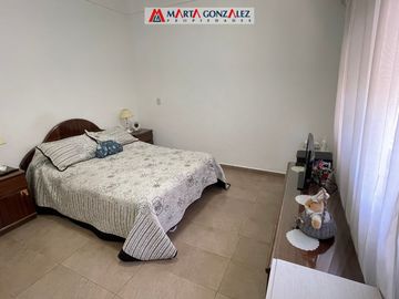Casa  en Venta Villa Sarmiento / Moron (A120 3730)