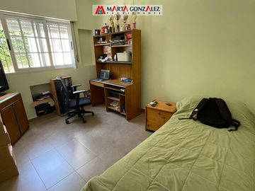 Casa  en Venta Villa Sarmiento / Moron (A120 3730)