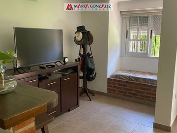 Casa  en Venta Villa Sarmiento / Moron (A120 3730)