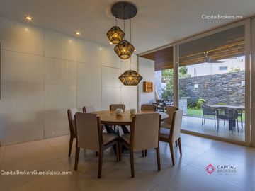 Casa de lujo en venta en el Fraccionamiento Alcazar.