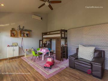 Casa de lujo en venta en el Fraccionamiento Alcazar.