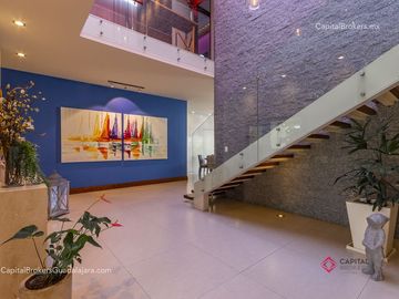 Casa de lujo en venta en el Fraccionamiento Alcazar.