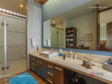 Casa de lujo en venta en el Fraccionamiento Alcazar.