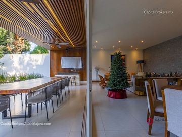 Casa de lujo en venta en el Fraccionamiento Alcazar.