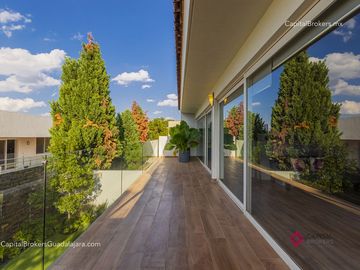 Casa de lujo en venta en el Fraccionamiento Alcazar.