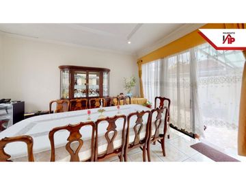 HERMOSA CASA COLONIAL EN VENTA CON SALONES Y LOCALES  SAN BLAS