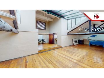 HERMOSA CASA COLONIAL EN VENTA CON SALONES Y LOCALES  SAN BLAS