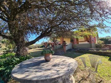 Villa Los Aromos - Casa 3 dormitorios - Una cuadra del rio