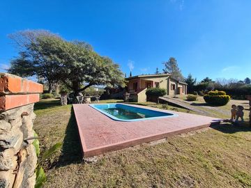 Villa Los Aromos - Casa 3 dormitorios - Una cuadra del rio
