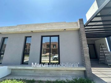 Dúplex  SAN IGNACIO VILLAGE  |   Dos dormitorios, planta baja, a estrenar