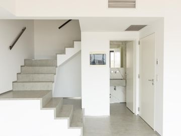 Departamento dúplex de 3 amb con terraza y parrilla propia con dos cocheras en Caballito