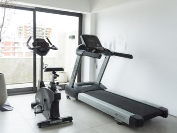 Departamento dúplex de 3 amb con terraza y parrilla propia con dos cocheras en Caballito