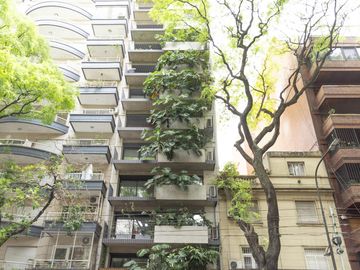 Departamento dúplex de 3 amb con terraza y parrilla propia con dos cocheras en Caballito