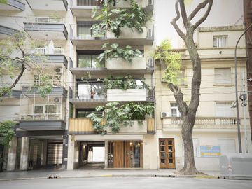 Departamento dúplex de 3 amb con terraza y parrilla propia con dos cocheras en Caballito