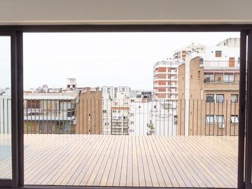 Departamento dúplex de 3 amb con terraza y parrilla propia con dos cocheras en Caballito
