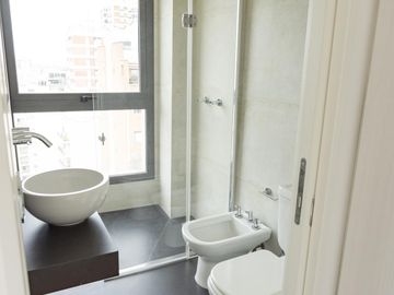Departamento dúplex de 3 amb con terraza y parrilla propia con dos cocheras en Caballito
