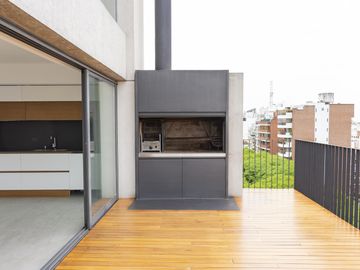 Departamento dúplex de 3 amb con terraza y parrilla propia con dos cocheras en Caballito