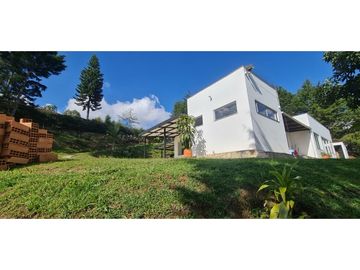 Venta de Casa Finca con propiedades para arrendar, Rionegro