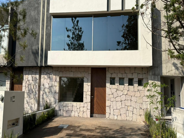 Casa en VENTA en Fracc. Paseo de las Alondras en Altozano, Morelia