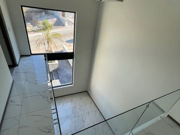 *Casa en VENTA, dentro del Fracc. Jabalí, Altozano en Morelia