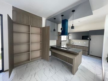 *Casa en VENTA, dentro del Fracc. Jabalí, Altozano en Morelia