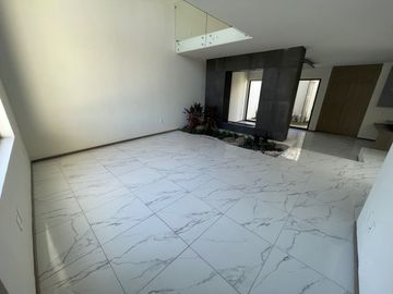 *Casa en VENTA, dentro del Fracc. Jabalí, Altozano en Morelia