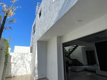 *Casa en VENTA, dentro del Fracc. Jabalí, Altozano en Morelia