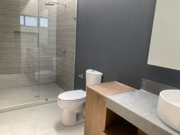 Casa en VENTA Fracc. Lobos, Altozano, Morelia