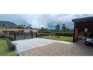 VENTA DE EXCLUSIVA CASA CAMPESTRE EN UNIDAD CERRADA RESERVA SILVESTRE