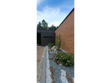 VENTA DE EXCLUSIVA CASA CAMPESTRE EN UNIDAD CERRADA RESERVA SILVESTRE
