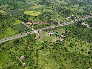 Propiedad en VENTA sobre Carretera Morelia-Pátzcuaro, Municipio de Tiripetío