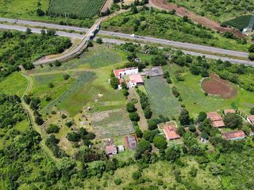 Propiedad en VENTA sobre Carretera Morelia-Pátzcuaro, Municipio de Tiripetío