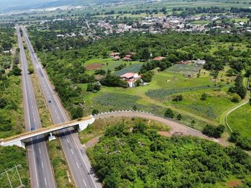 Propiedad en VENTA sobre Carretera Morelia-Pátzcuaro, Municipio de Tiripetío
