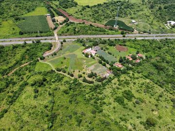 Propiedad en VENTA sobre Carretera Morelia-Pátzcuaro, Municipio de Tiripetío
