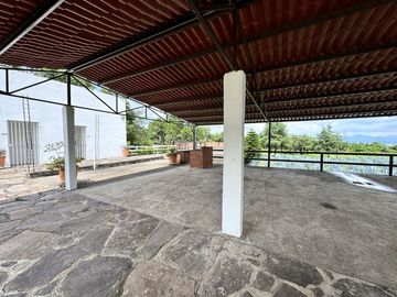 Propiedad en VENTA sobre Carretera Morelia-Pátzcuaro, Municipio de Tiripetío