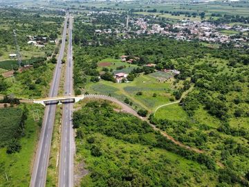 Propiedad en VENTA sobre Carretera Morelia-Pátzcuaro, Municipio de Tiripetío