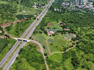 Propiedad en VENTA sobre Carretera Morelia-Pátzcuaro, Municipio de Tiripetío