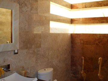Casa en VENTA dentro del Club de Golf Altozano, en Morelia