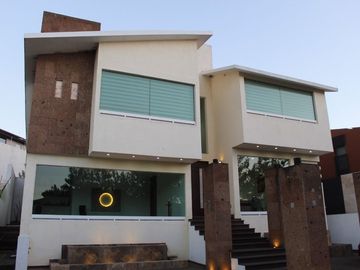 Casa en VENTA dentro del Club de Golf Altozano, en Morelia