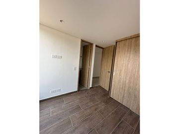 ESTRENA CASA DE 3 NIVELES EN UNIDAD ABIERTA RIONEGRO BARRO BLANCO