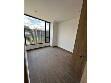 ESTRENA CASA DE 3 NIVELES EN UNIDAD ABIERTA RIONEGRO BARRO BLANCO