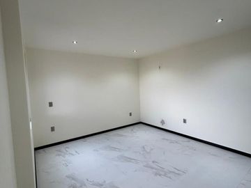 Casa en VENTA para inversión en  Club de Golf Altozano, Morelia